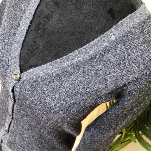 J Crew Cashmere Wool Blend Grey Charcoal V-Neck Sweater Medium - Picture 2 of 5